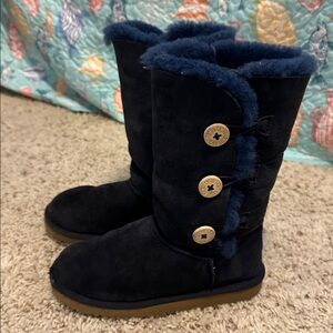 UGG Bailey Button Triplet ll Boot Navy Kids Size 3